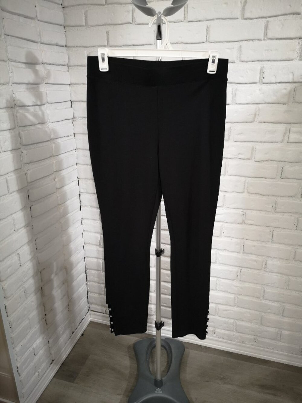 Cleo Petites Ladies Size Large Black w/ Rhinestone Elastic Waist Pull On Legging